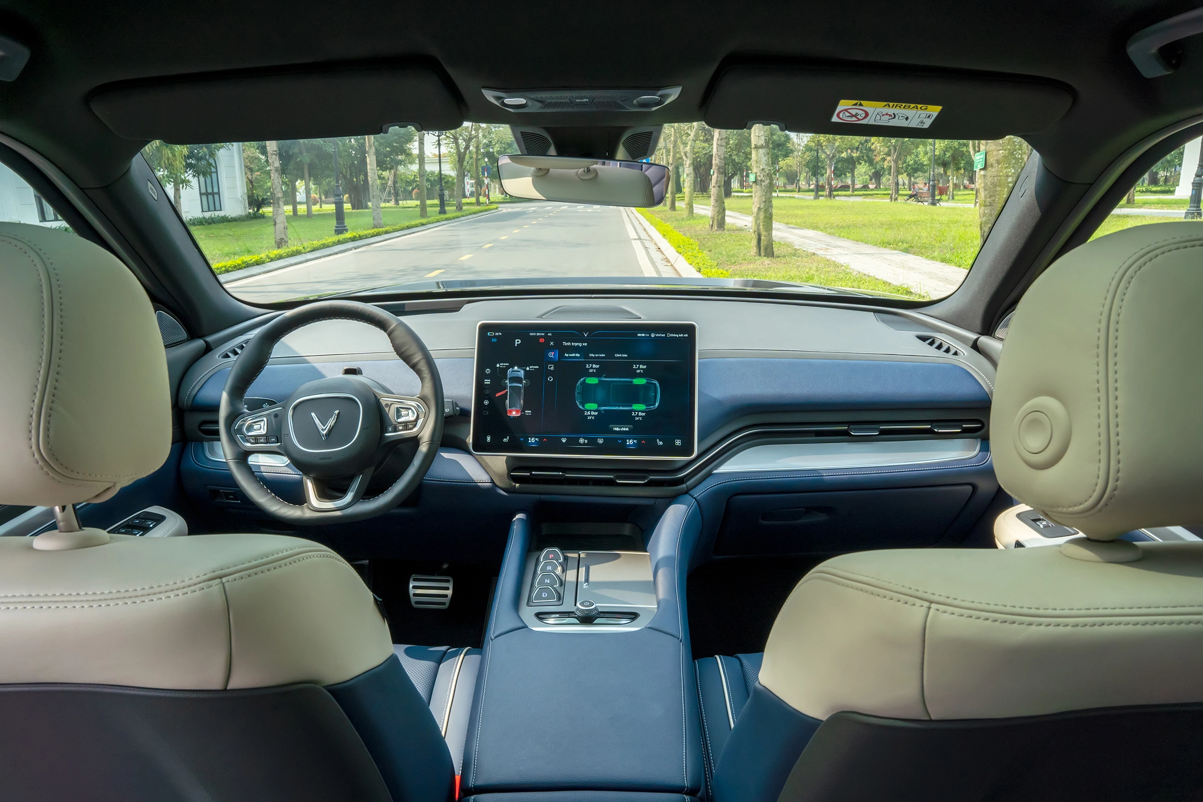 VF-9-Navy-White-View-from-2nd-seat-A7303983